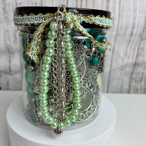 Mystery Treasure 16 oz Jar - Lot 0277